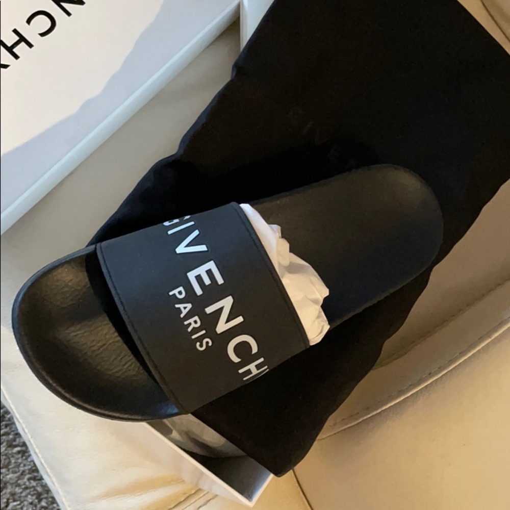 Brand new givenchy Pool slides black